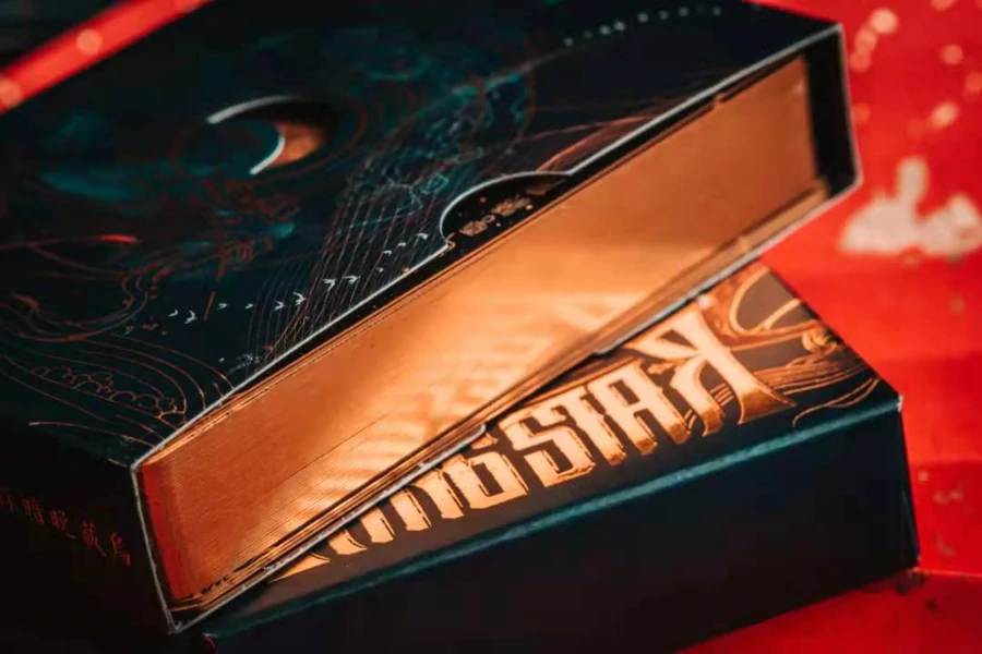 Cloud & Sea V2 Collectors Box (Standard & Gilded) Playing Cards by King Star image 2