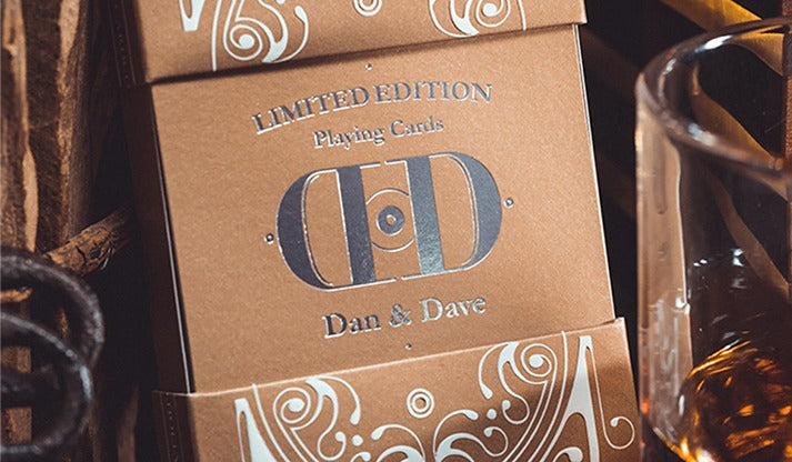 Smoke & Mirrors V8 Gold (Deluxe) Playing Cards by Dan & Dave image 2